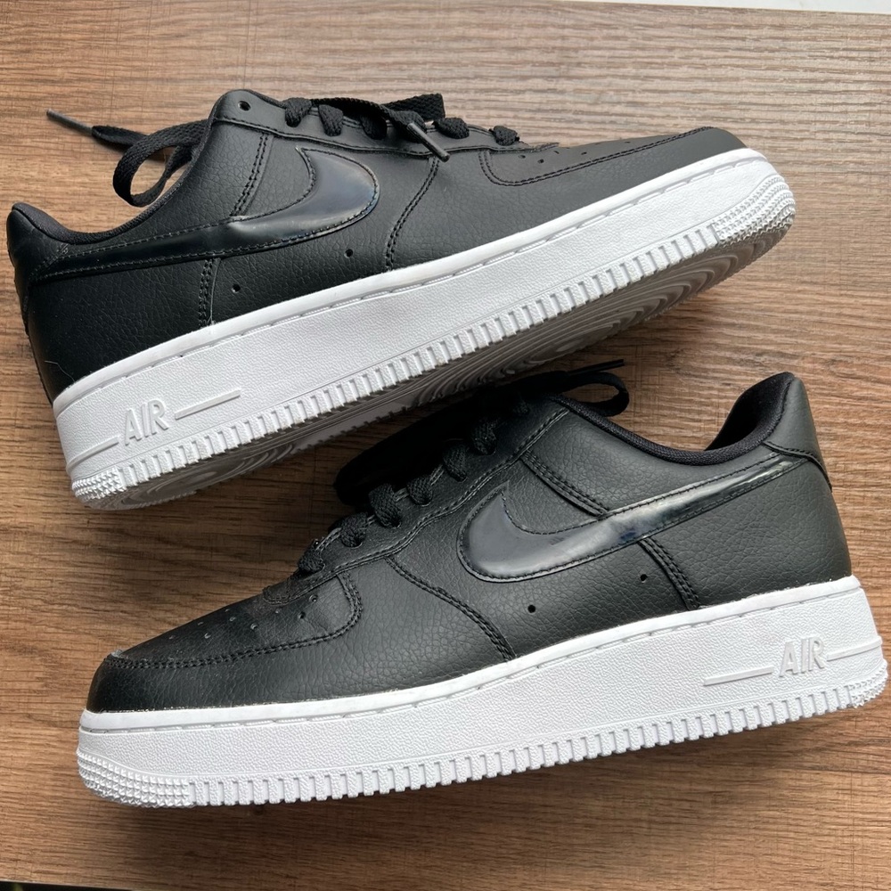 Nike Woman’s Air Force 1 Size US 7.5 Black